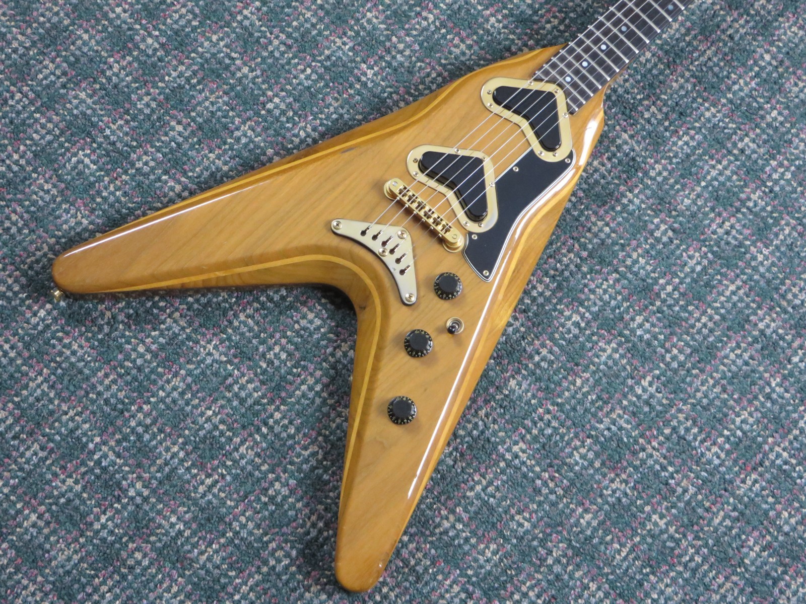 1980 Gibson Flying V2 Natural Walnut! w/case