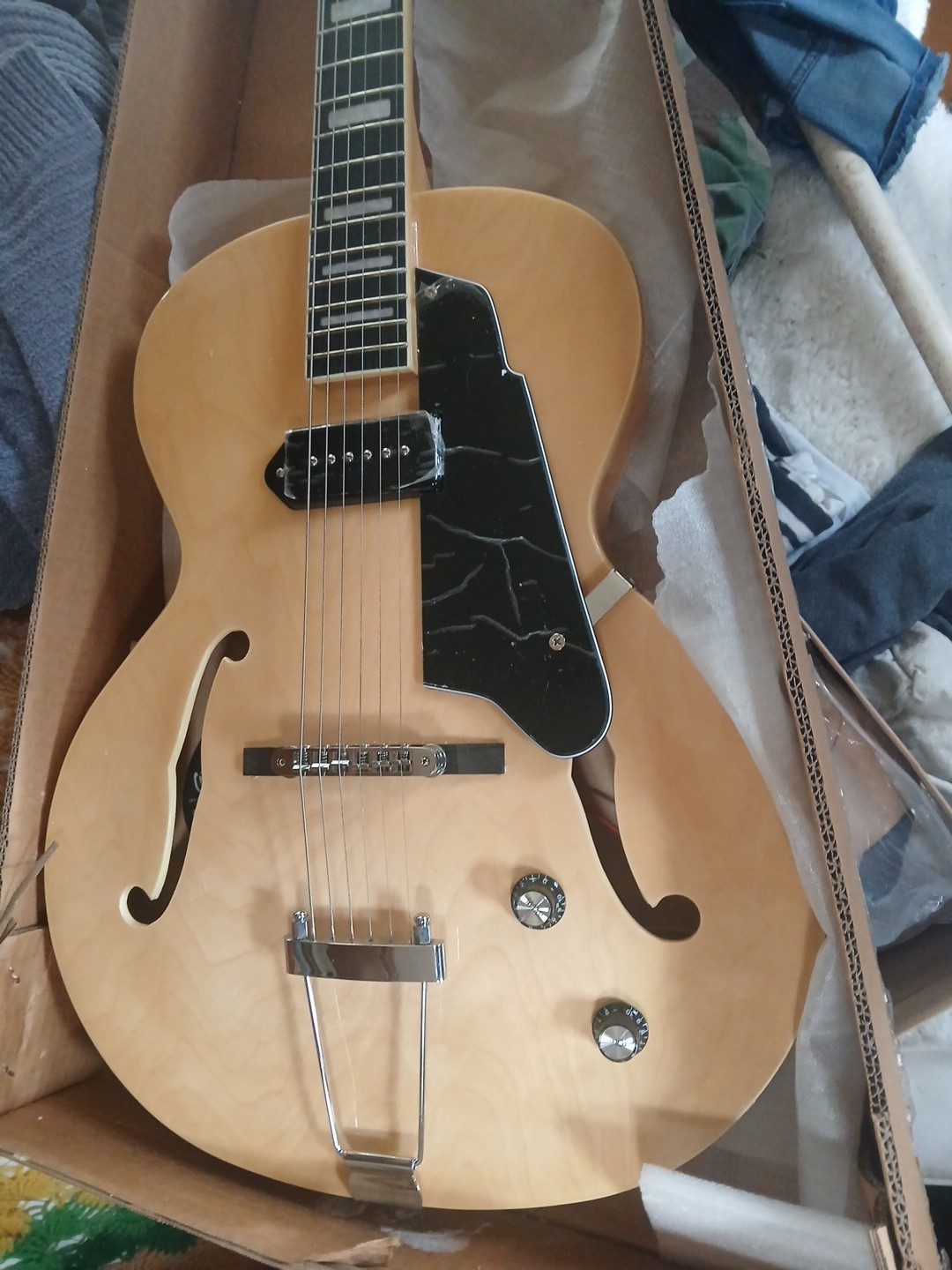 Grote Electric Guitar Matte Finish Simi-Hollow Body GT335-04 Mahogany And Maple