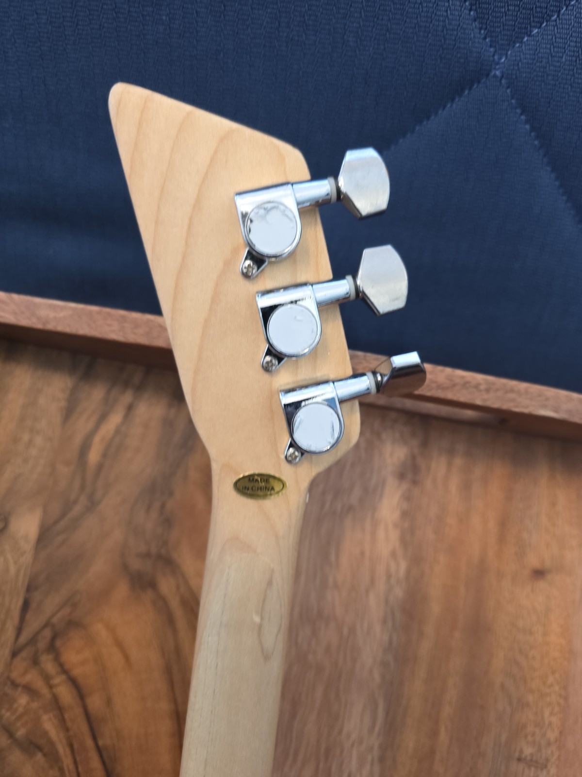Loog Mini Electric Guitar 3-String Red, Part