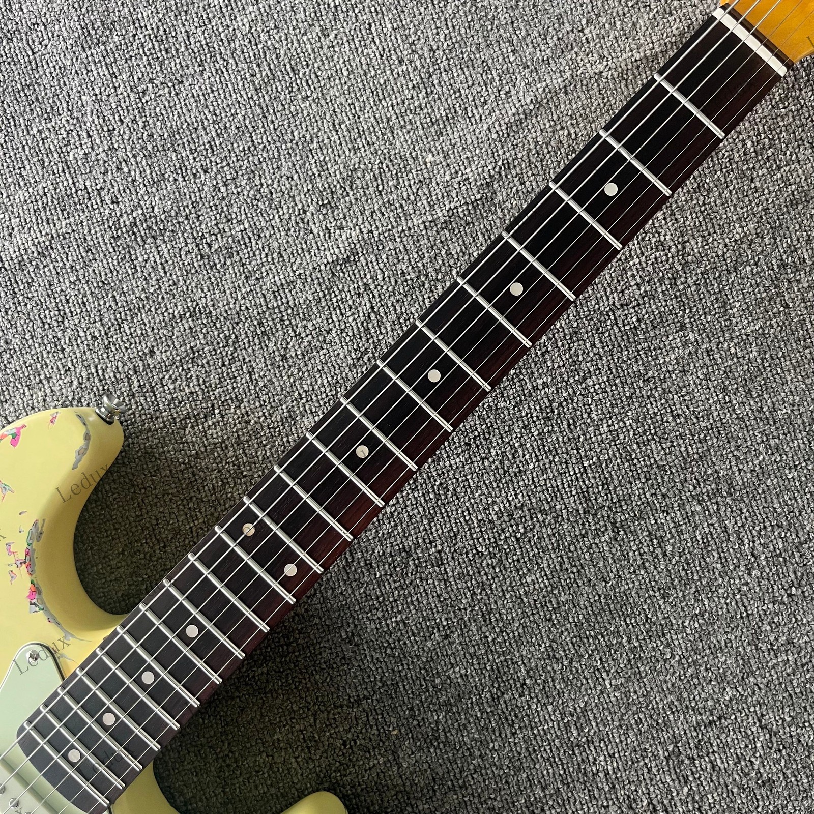 CreamPaisley Electric Guitar Stainless Rounded Fret Tremolo Bridge SSS Pickups