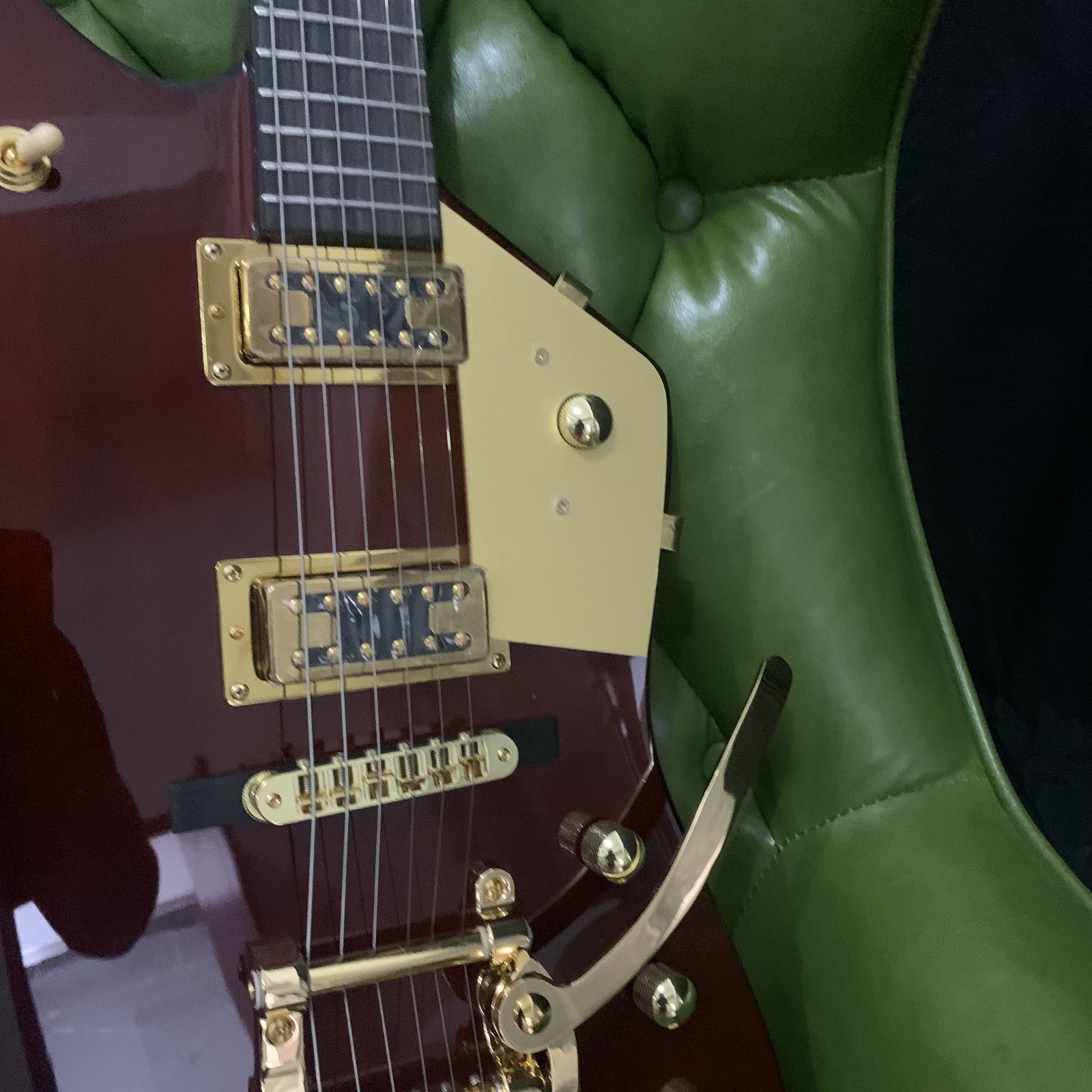 Hot sale Billy Bo style electric guitar red soild body bigsby bridge free ship