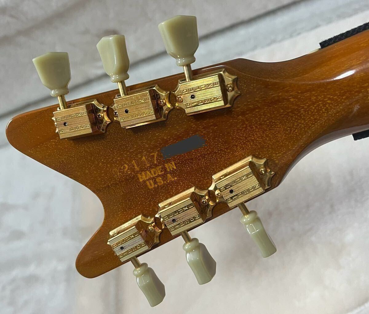 Electric Guitar Gibson Reverse Flying V Vivid Trans Amber with Hard Case