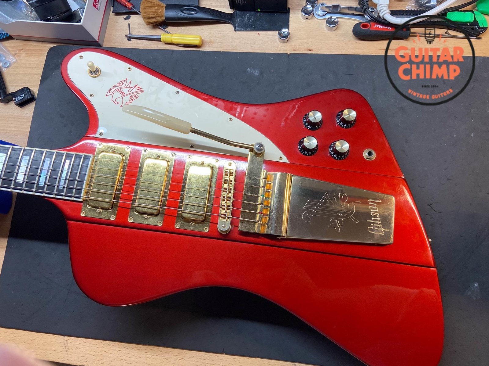2006 Gibson Firebird VII Metallic Red | Gibson Firebird Case