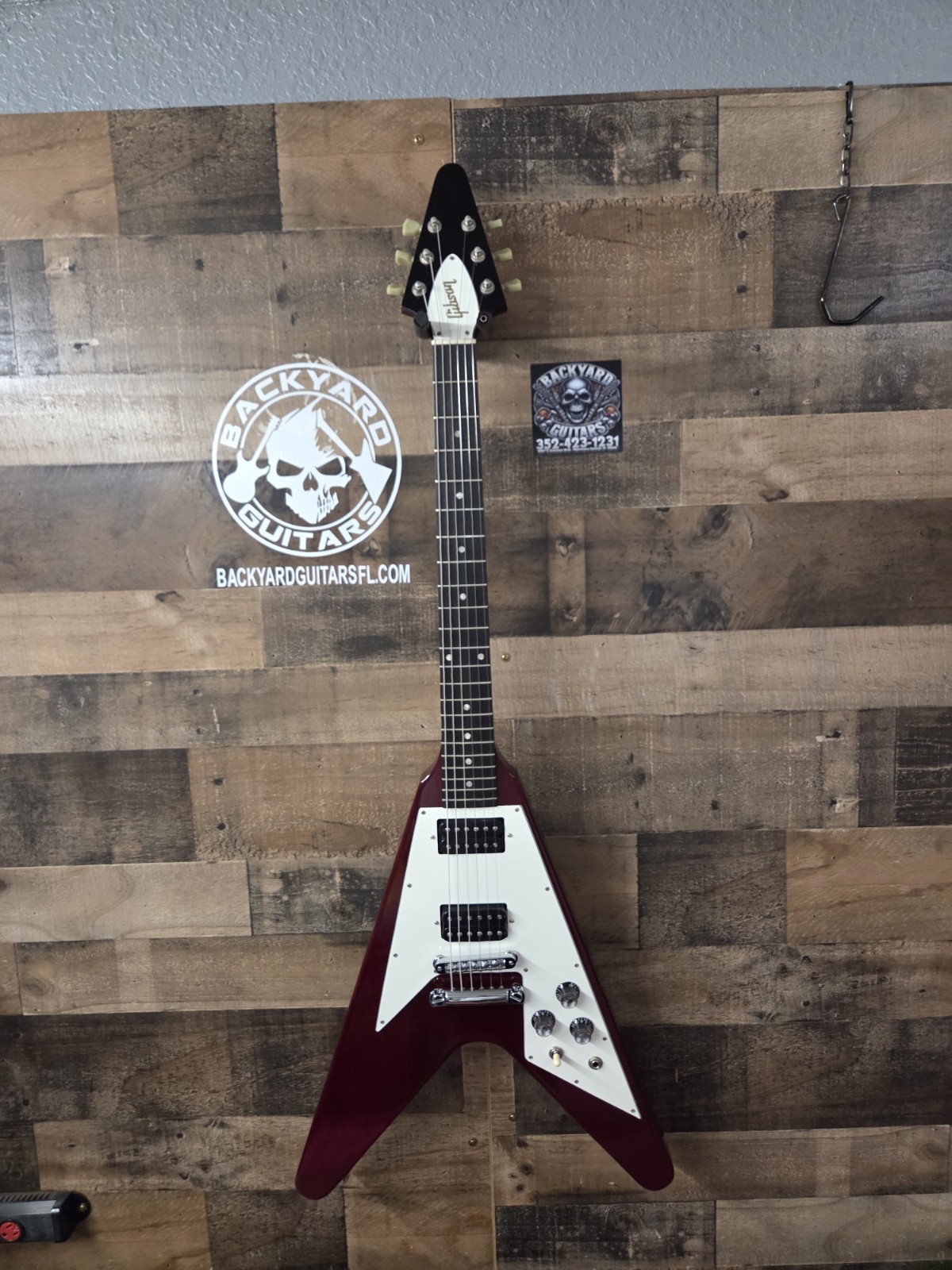 1998 Gibson Flying V ‘67 Cherry w/OHSC 7.3 Lb