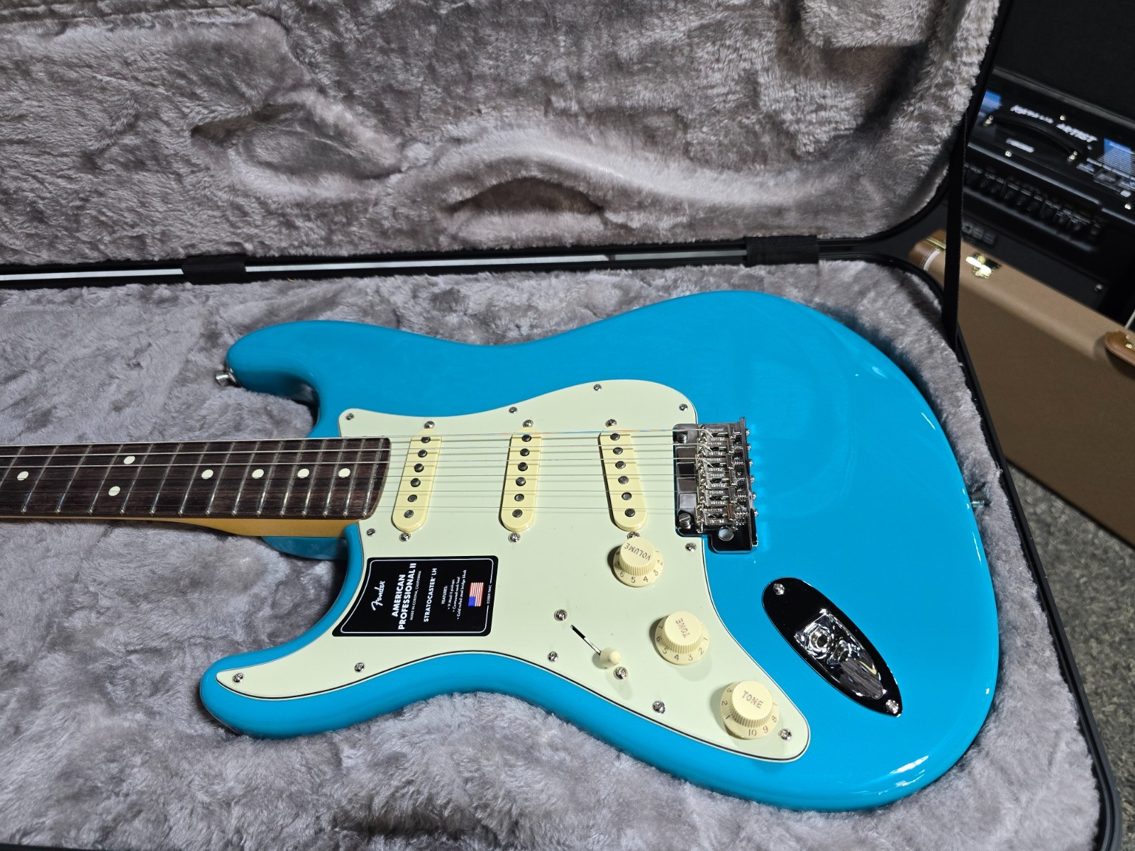 Fender Am Pro II Strat Left Handed- Miami Blue w/Rosewood + FREE Plek #693