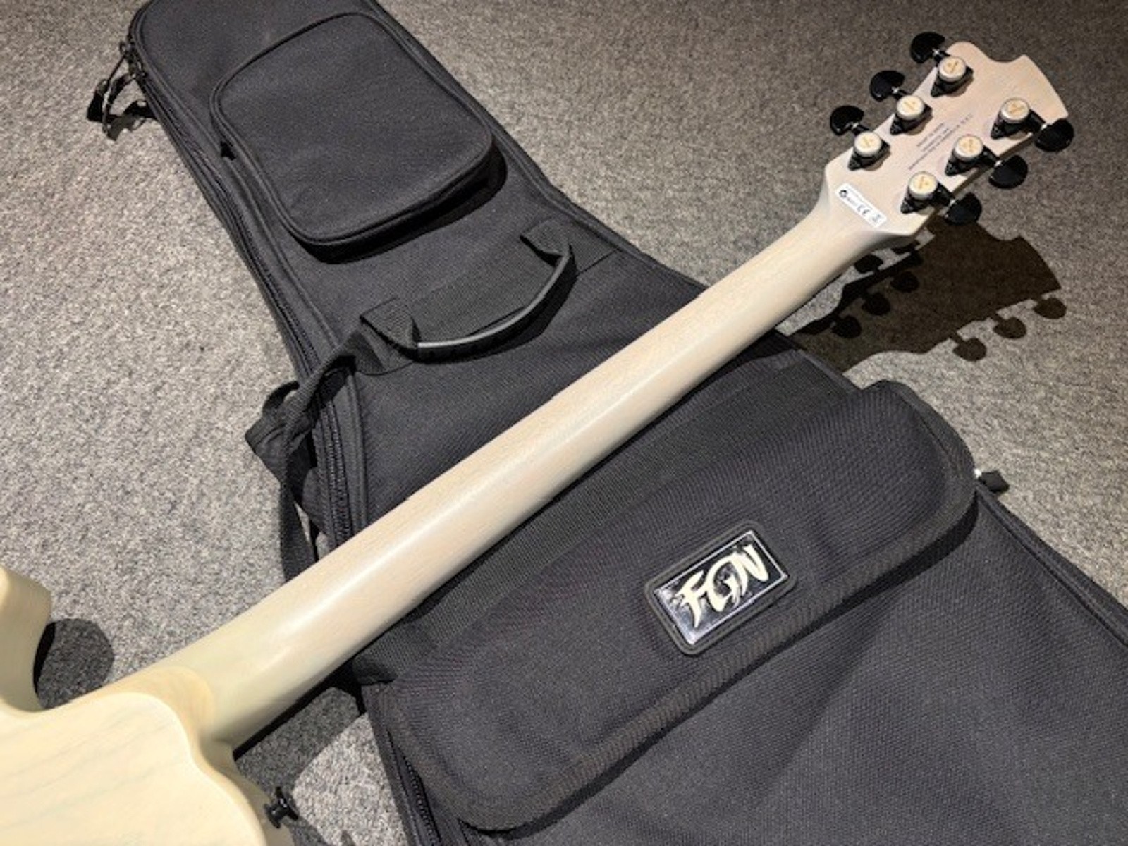 Fujigen(FGN) JFL-FT-ASH-DE664-M Used Ash Body Mahogany Neck White w/Soft Case