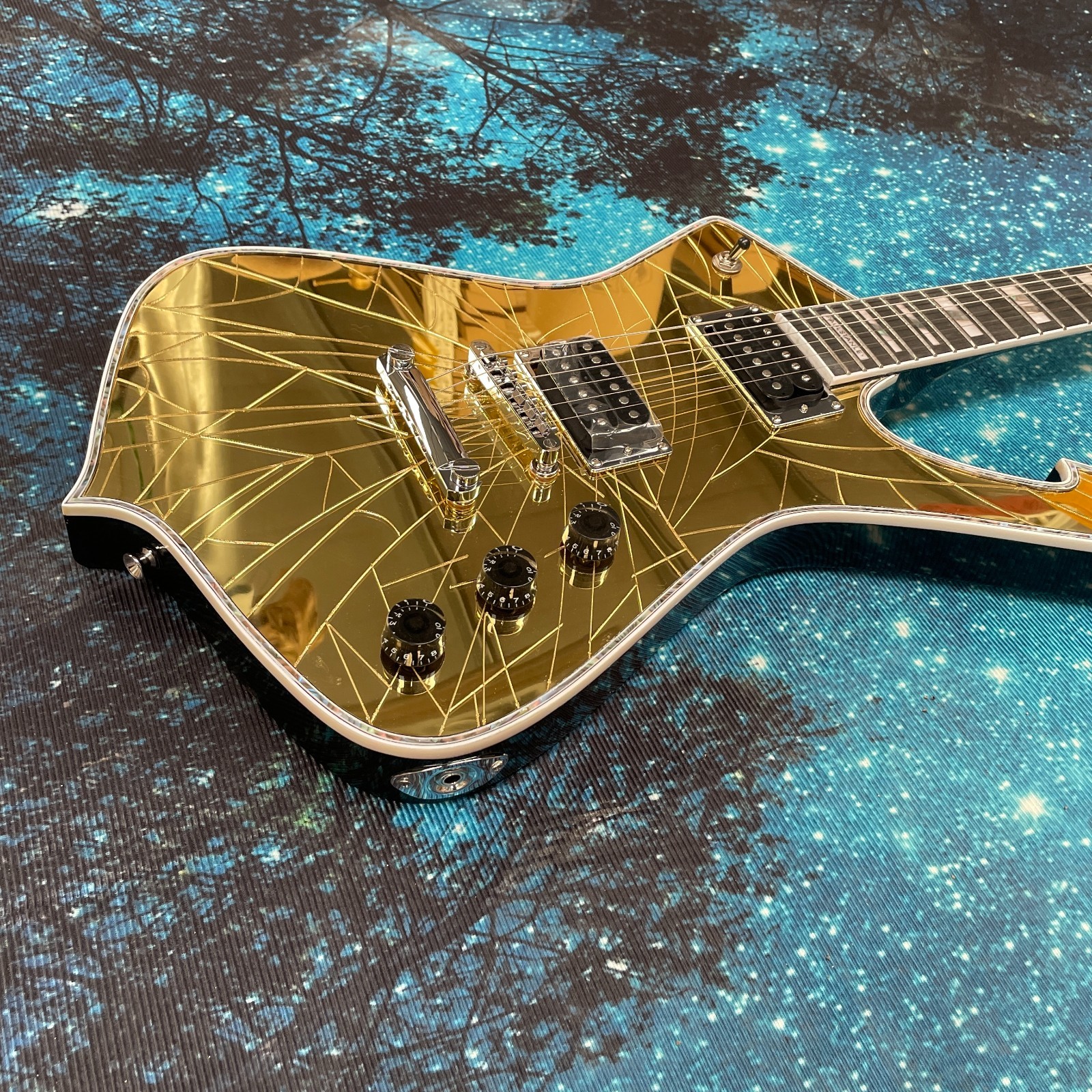 Gold Iceman Electric Guitar 6s Crack Mirror Body H-H Pickups Free Ship