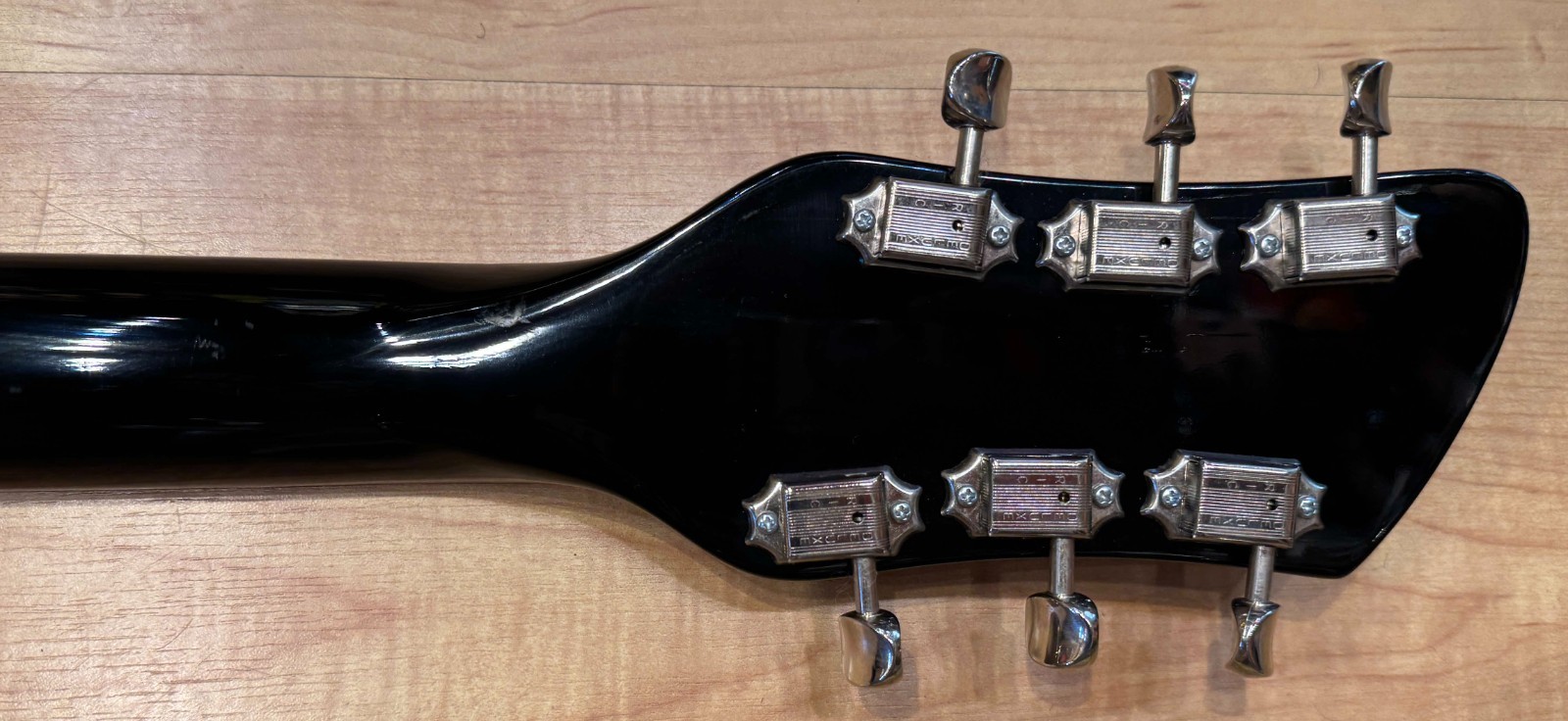 Rickenbacker 350V63 Electric Guitar w/ Accent Vibrato – Full Scale Version