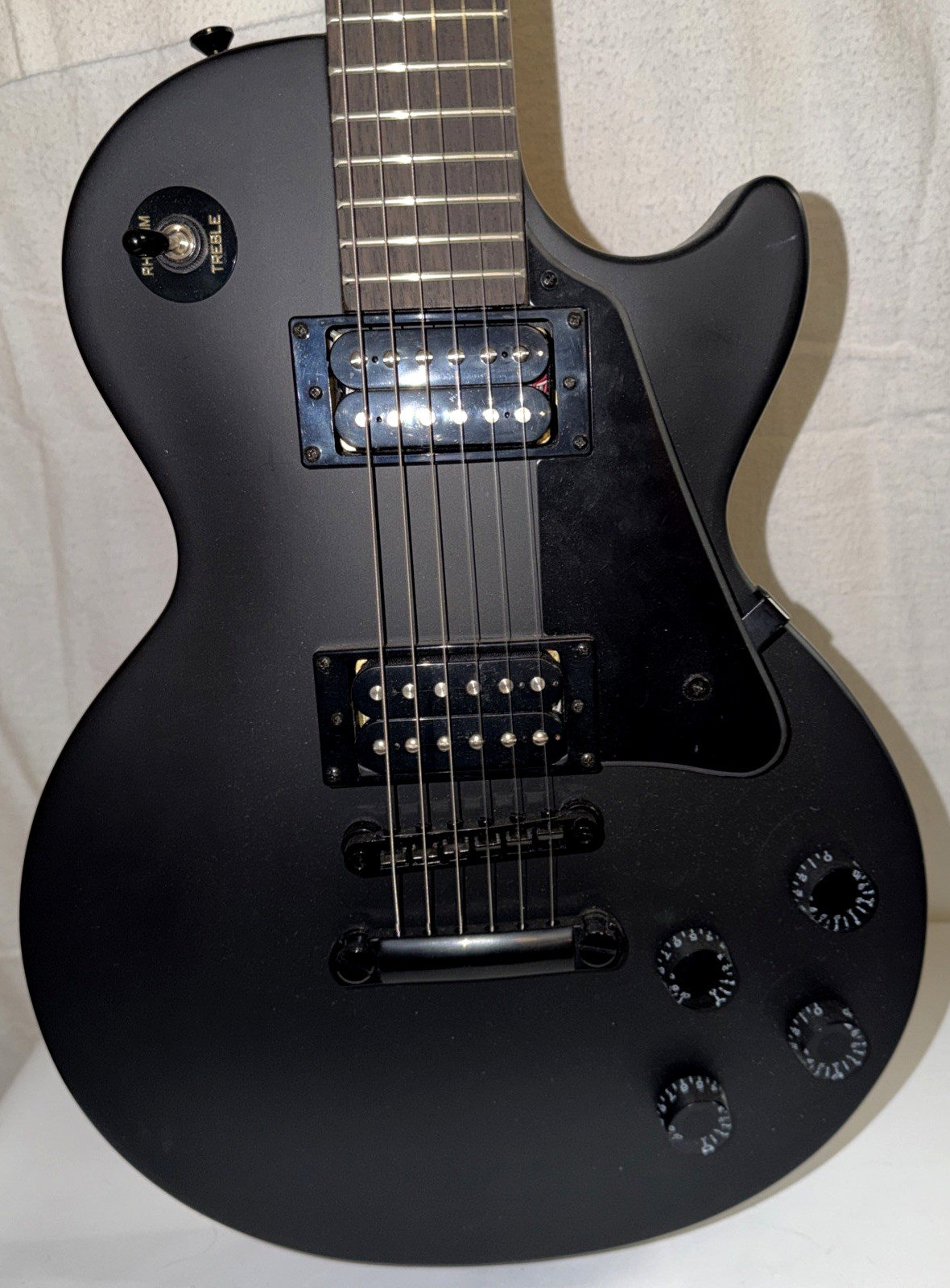 Epiphone Goth Les Paul Studio Black Safe Packing with case.