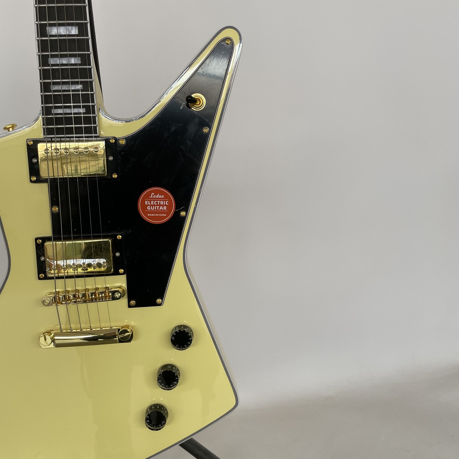 Hot sell 6 String cream yellow soild body Electric Guitar 2H Pickups Mahogany