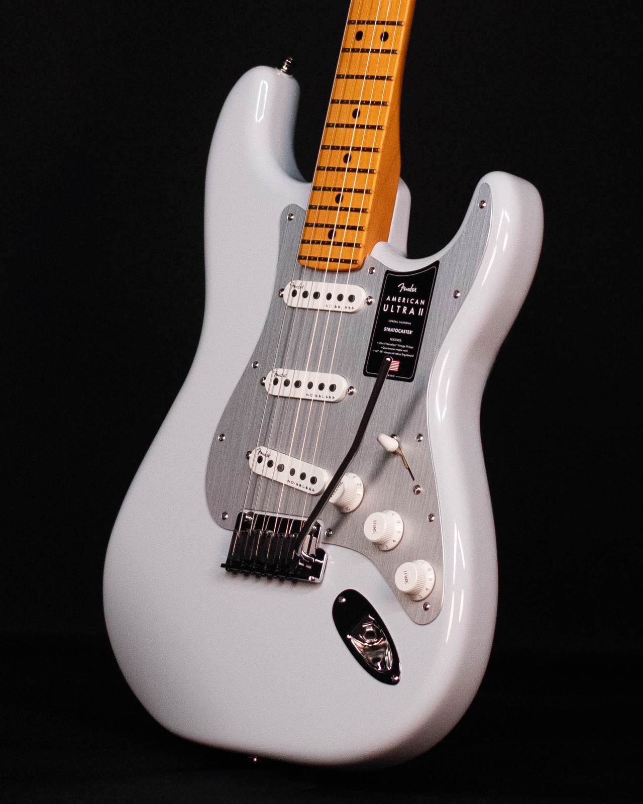 Fender American Ultra II Stratocaster, Maple FB, Avalanche