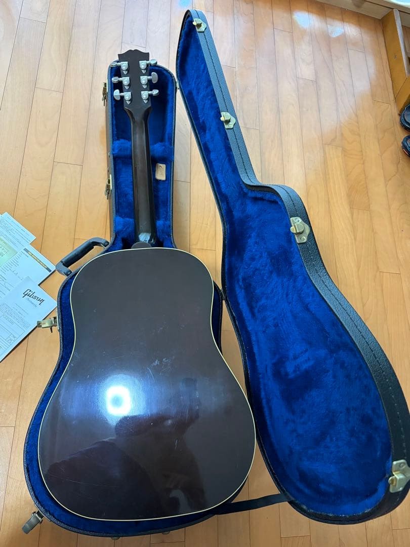 GIBSON J-45 Made in 2012