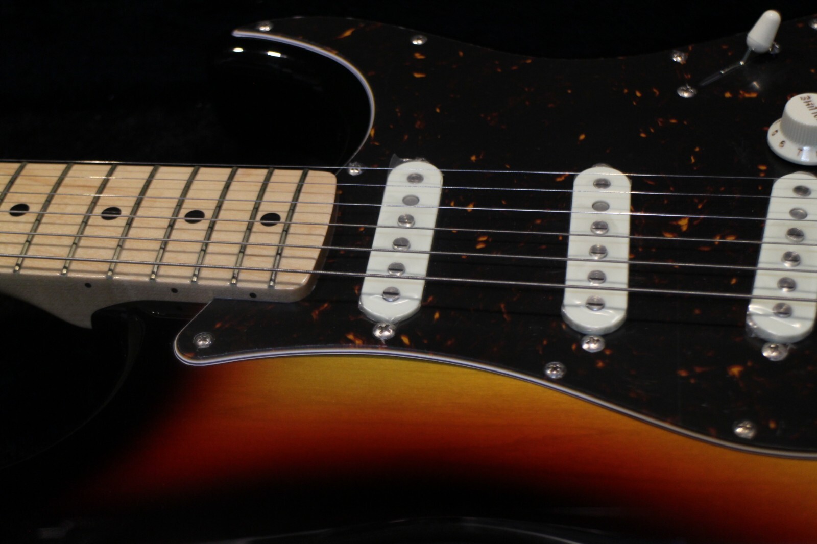 NEW Fender Japan Stratocaster Tradnl70s MN 3TSB Sunburst GT267 230511