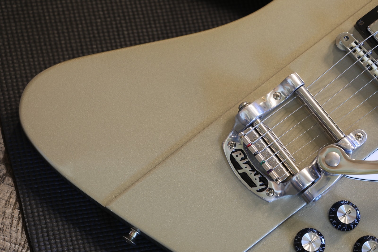 2013 Gibson Elliot Easton “Tikibird” Firebird Guitar Gold Mist Poly + OHSC