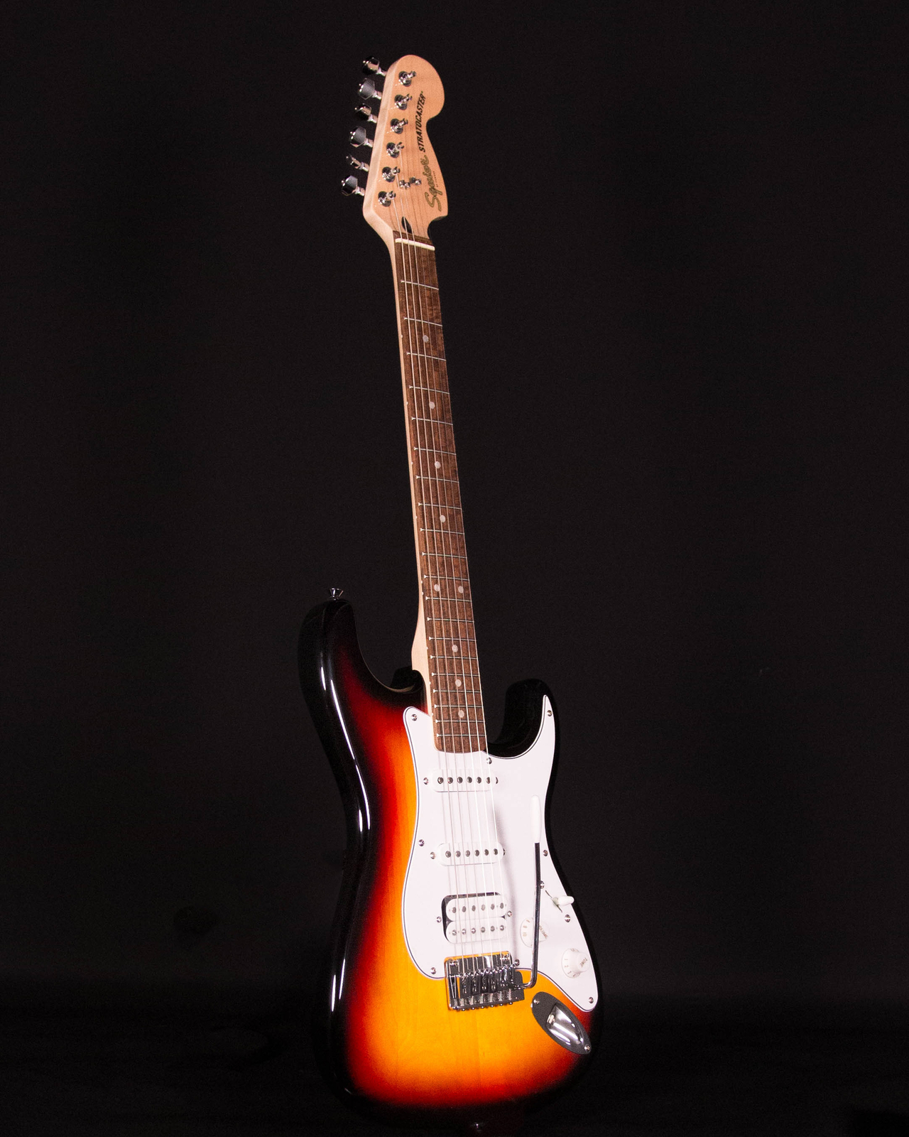Squier Affinity Stratocaster Junior HSS, Laurel FB, 3-Color Sunburst