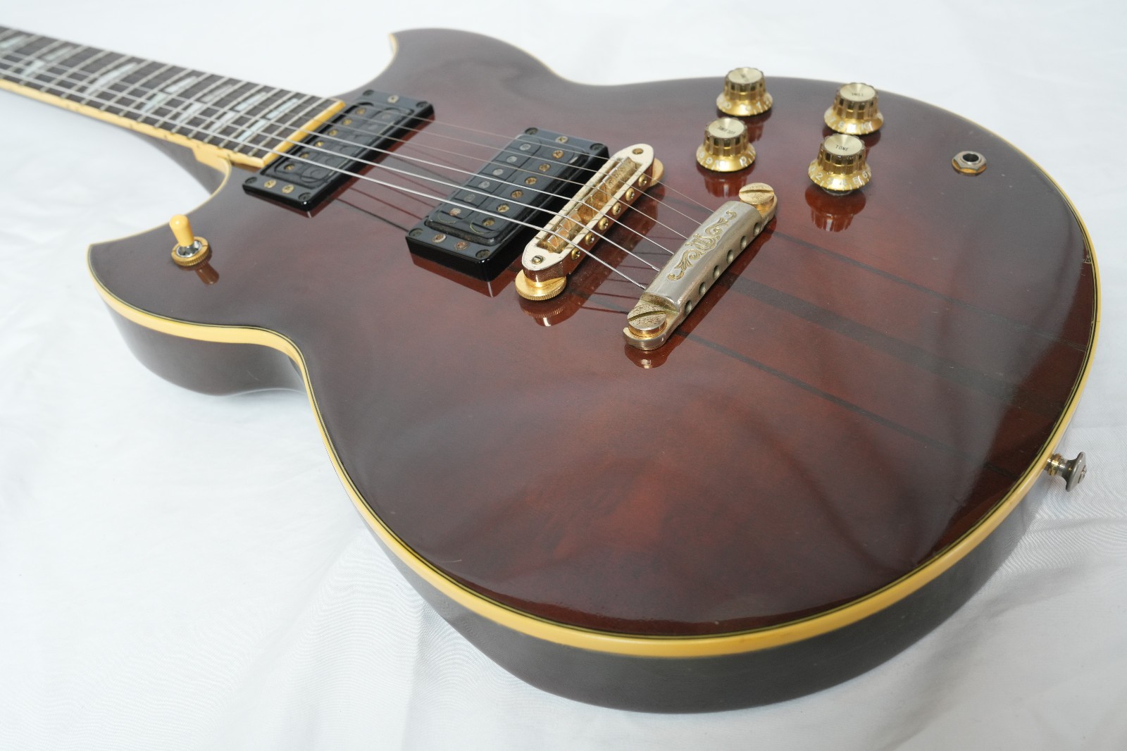 YAMAHA SG1500 Brown, 1980s mid-range model, made in Japan, vintage.