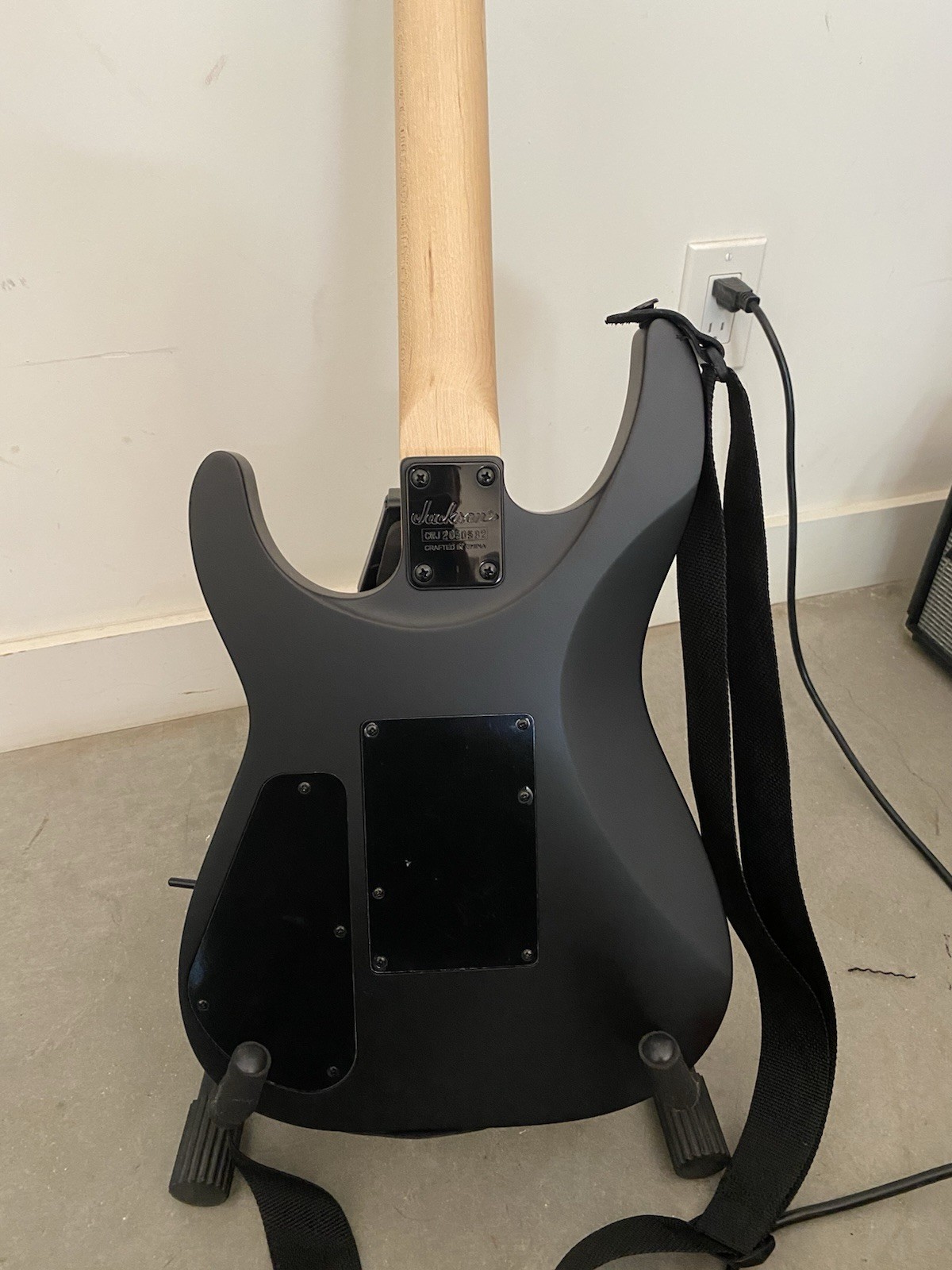 Jackson Dinky JS32 DKA Arch Top Electric Guitar Black