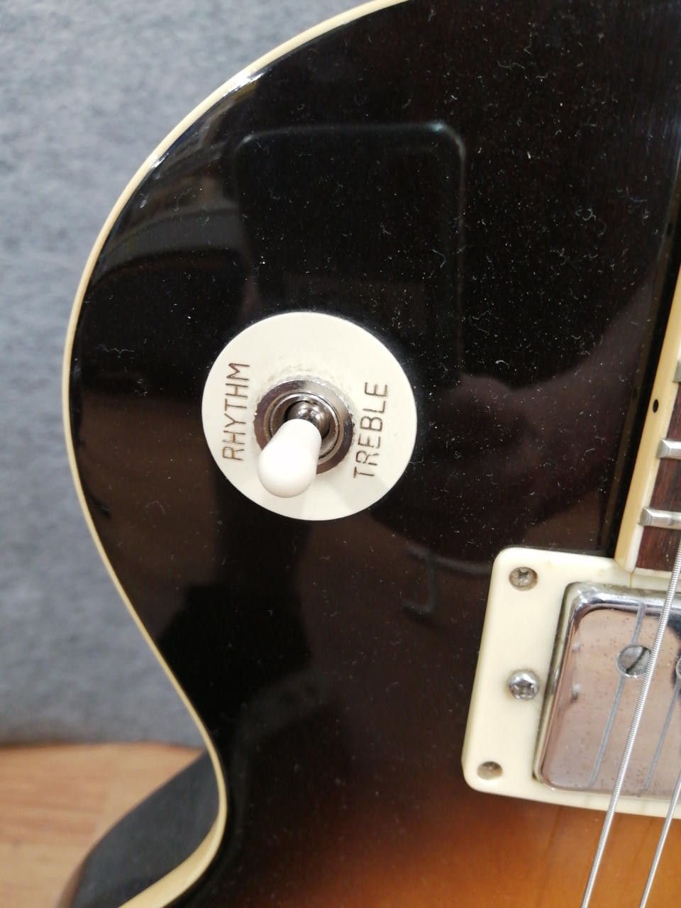 YAMAHA SL400S electric guitar