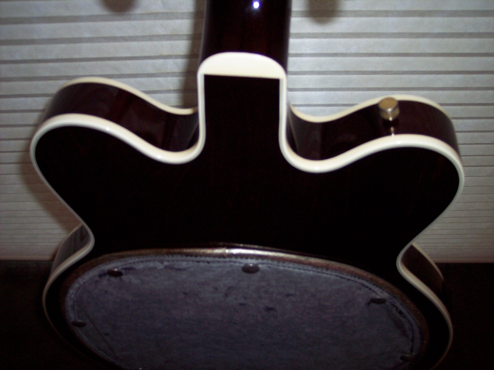 Gretsch G6122-1962 Country Classic 11 Double Cutaway Walnut stain, seldom used