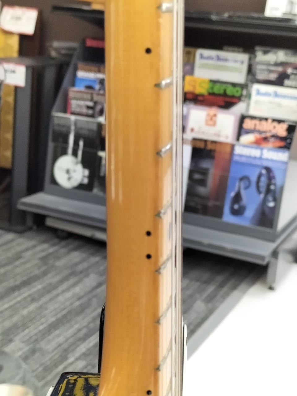 [FERNANDES] FST-70 3 Tone Sunburst Made in Japan 1970s-1980s ST Type E.Guitar