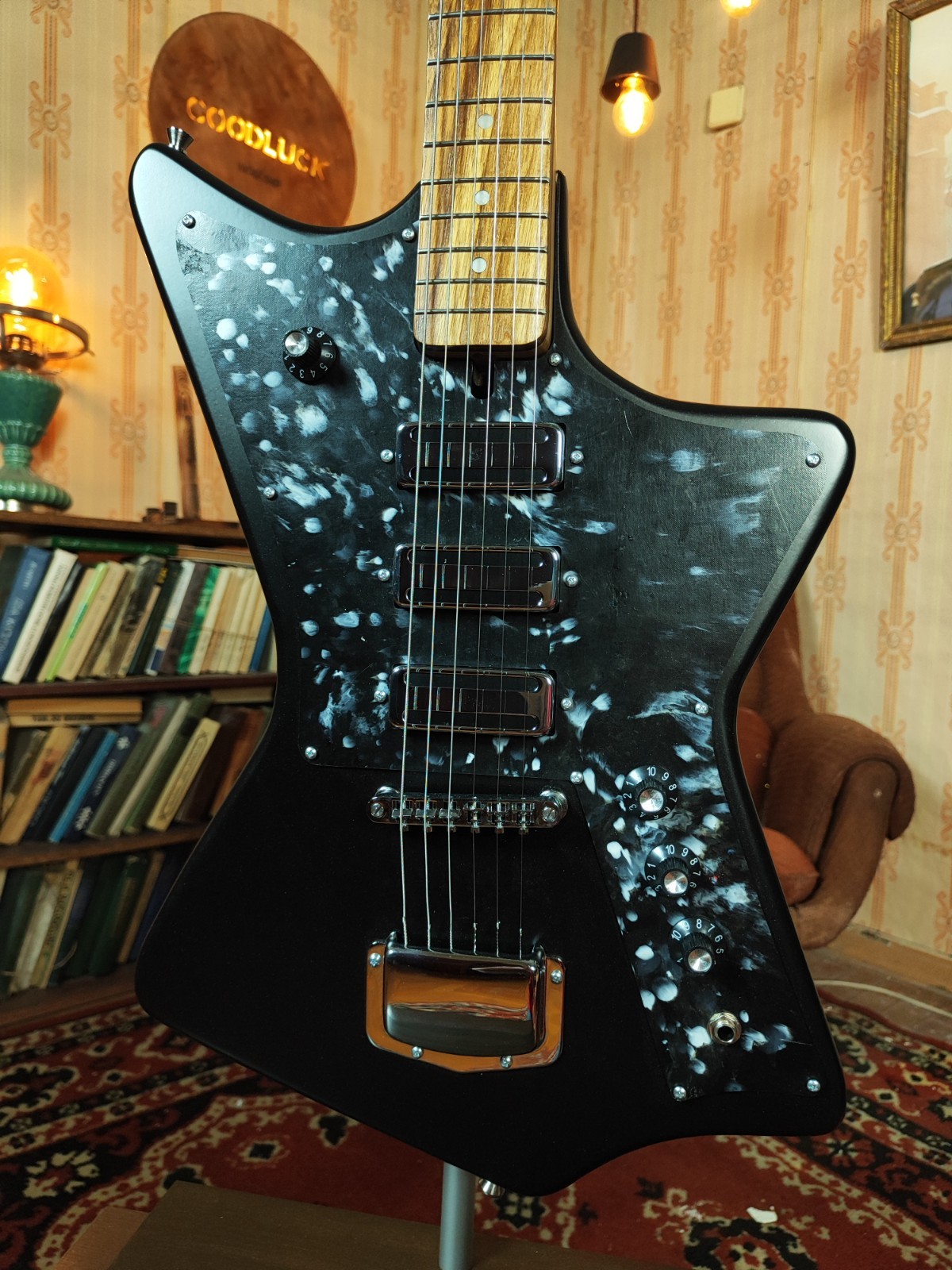 Krunk Ani Style Black Custom Guitar Soviet Era Reissue Rare USSR Retro