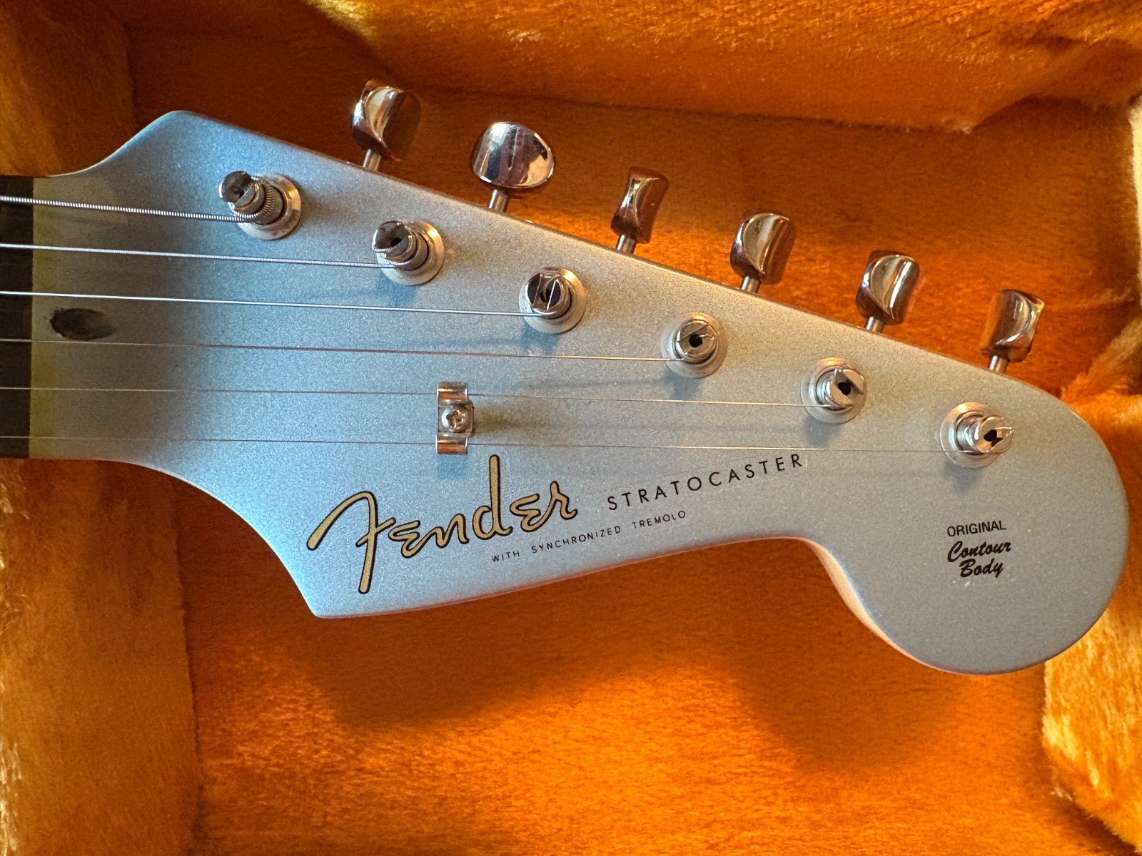 Fender FSR American Deluxe ’62 Stratocaster Ice Blue Metallic Matching Headstock