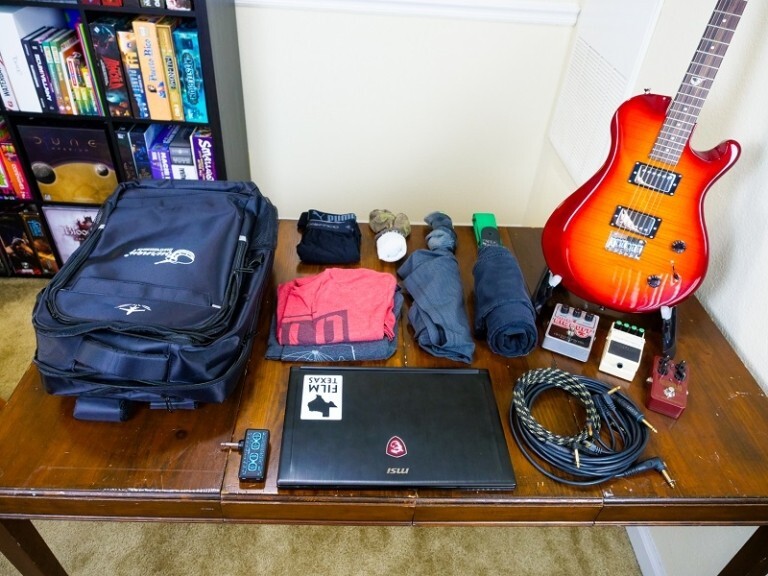 Journey Instruments – OE990BK Black Overhead Collapsible Electric Travel Guitar