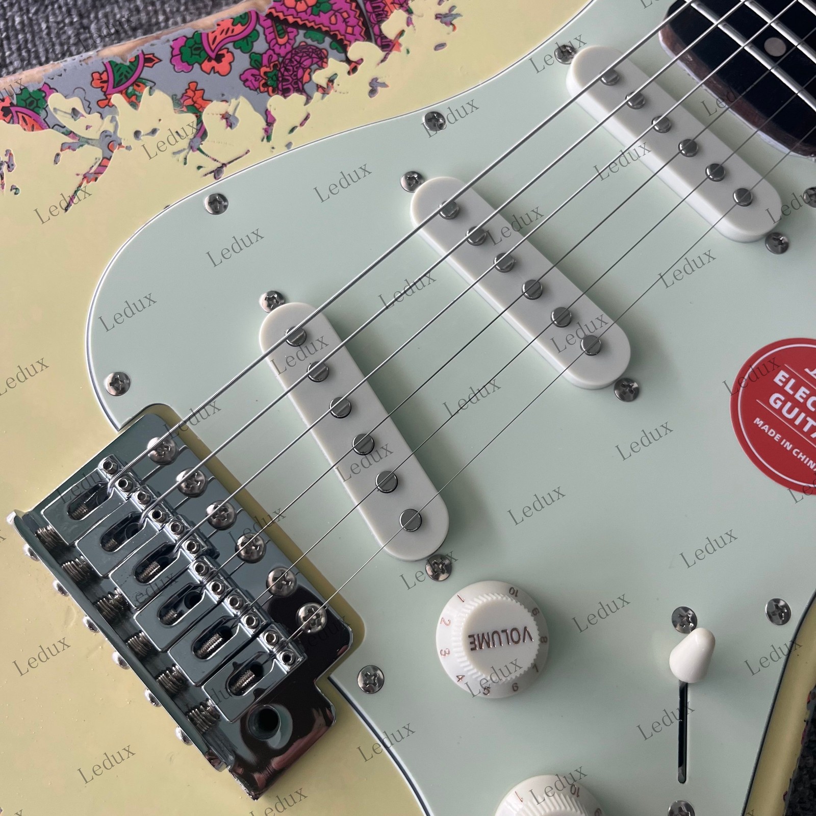 CreamPaisley Electric Guitar Stainless Rounded Fret Tremolo Bridge SSS Pickups