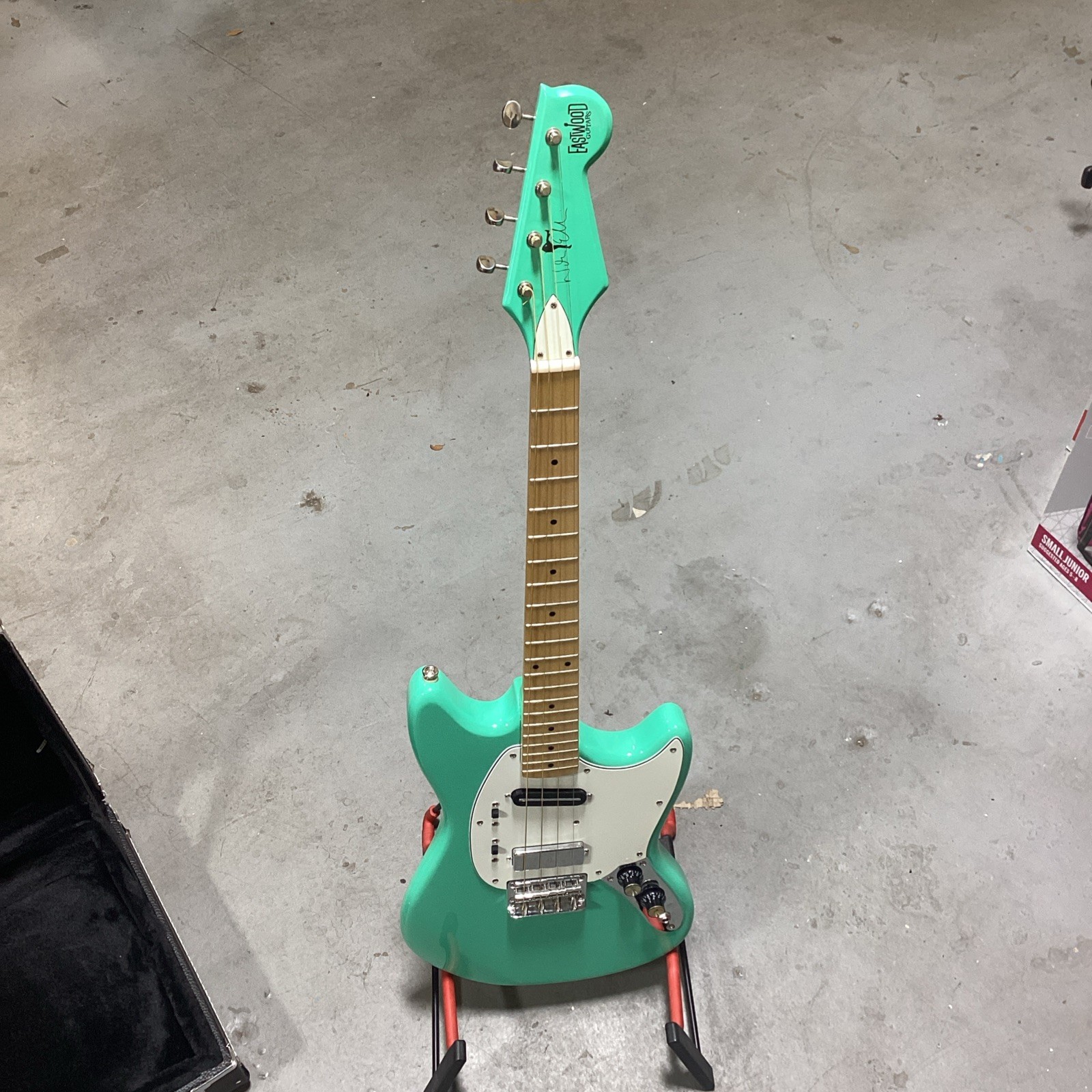 EASTWOOD Warren Ellis Signature 2P Seafoam Green 4-String Guitar W/ Hard Case