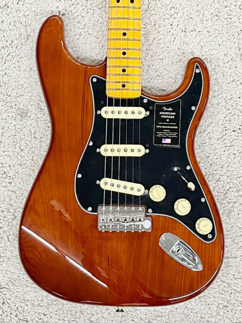 Fender American Vintage II 1973 Mocha Stratocaster Electric Guitar with HardCase