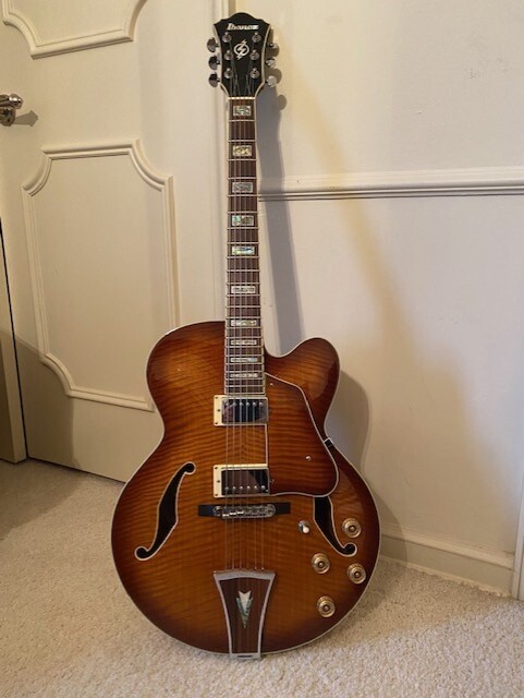 IBANEZ ARTCORE AF86 VLS-12-01  2006   Near Perfect Condition Perfect tone.