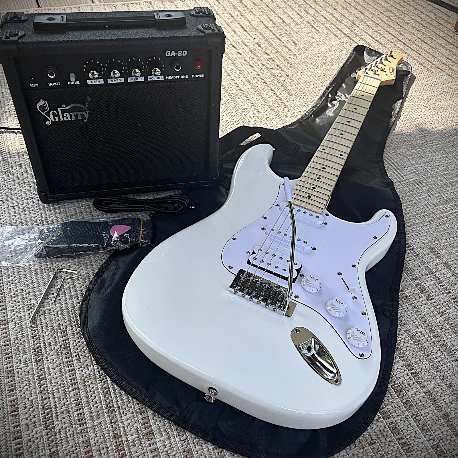 All-In-One White Electric Guitar Package with 20w Amp, Full-Size, H-S-S Pickups