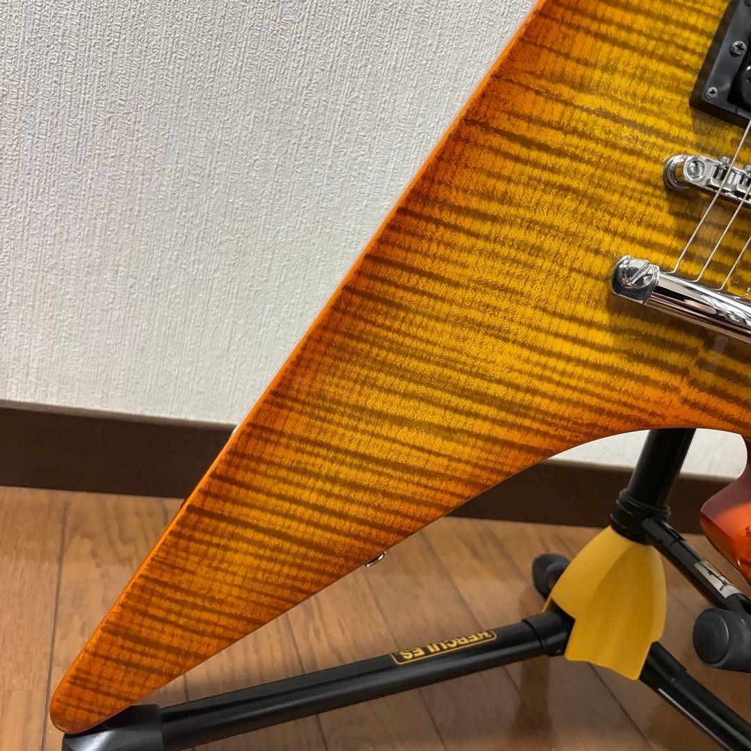 Electric Guitar Lyon by Washburn Flying V 2005 Sunburst HH Made in Korea