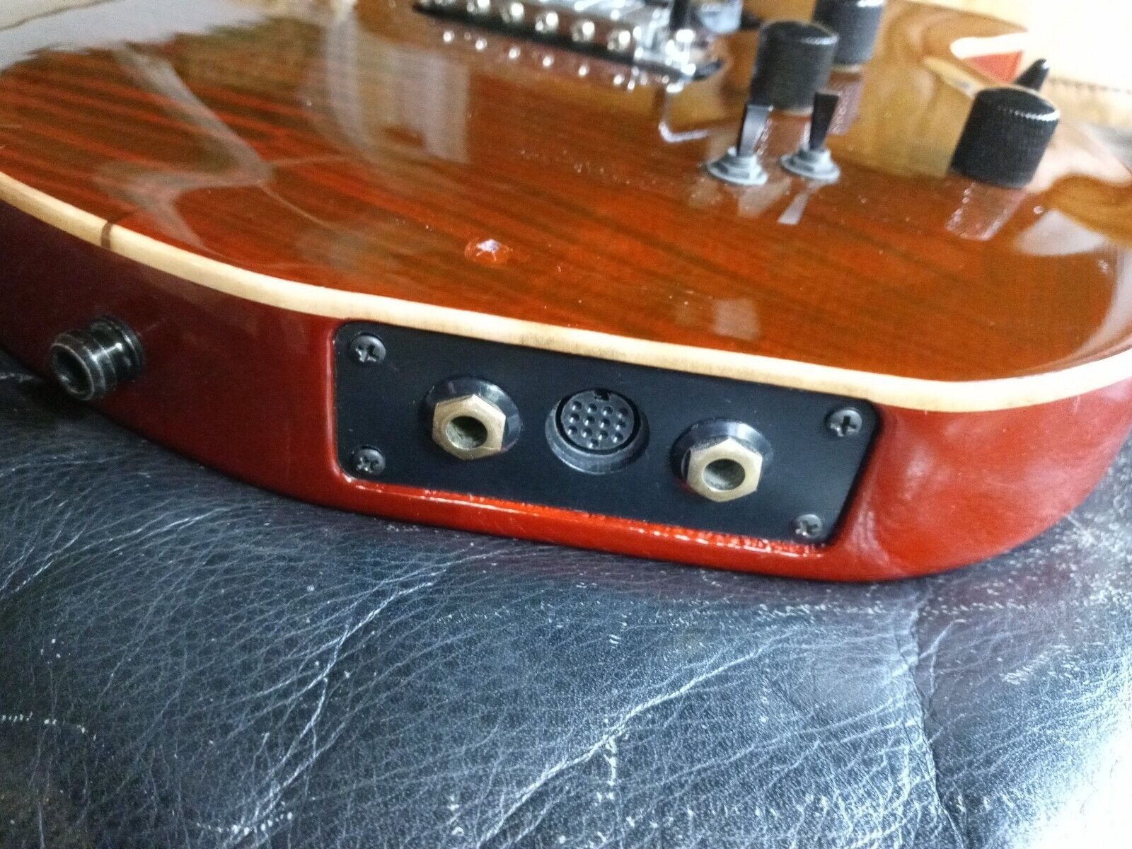 Godin LGXT Flamed Maple Top HH with Tremolo