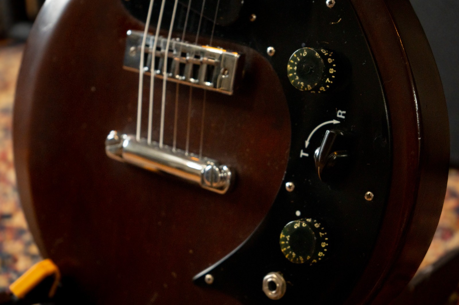 Gibson Marauder – 1979 – Walnut – Maple Fretboard – “Rare Dark Back Neck”