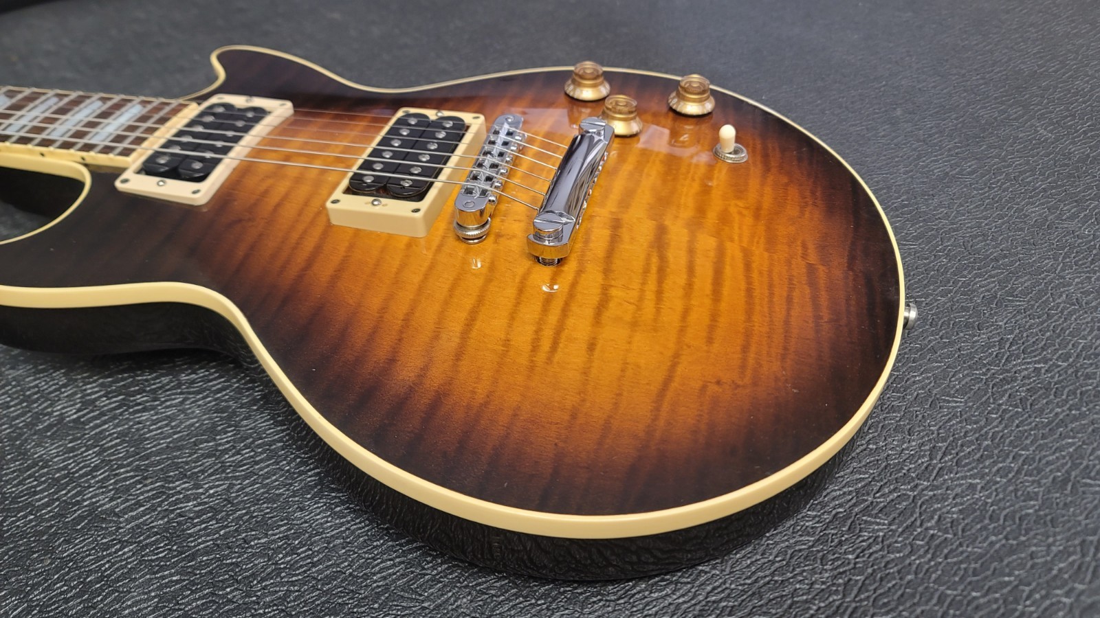 2004 Heritage H-170CM OSB Original SunBurst, Seymour Duncan and Gibson Pickups