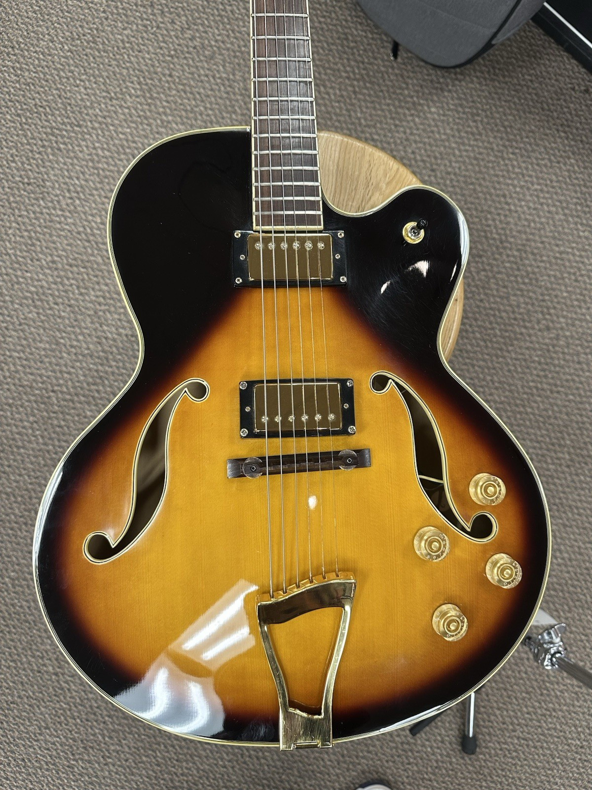 Tanglewood (No Label) Hollow-Body Archtop Electric Guitar Sunburst