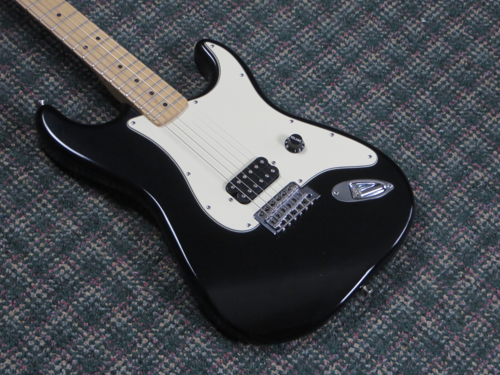 2007 Fender FSR Straight Six Stratocaster Matte Black! w/hardshell case