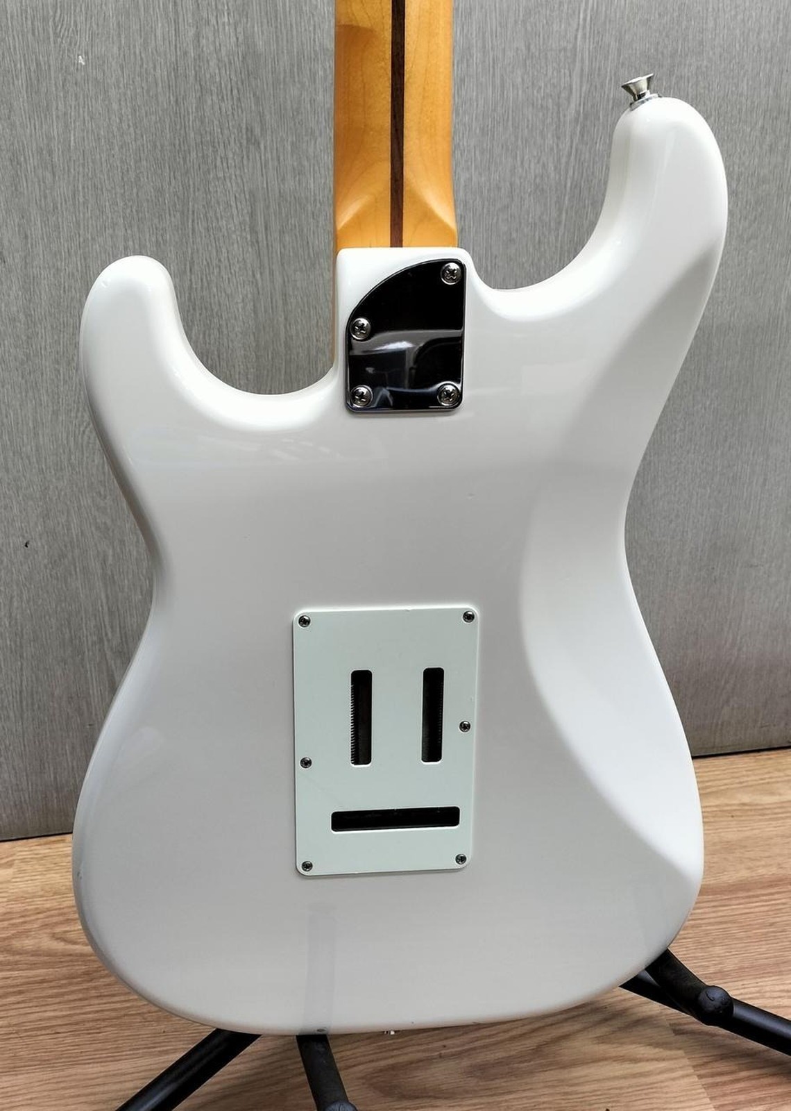 HISTORY HST-STANDARD Used Basswoodbody Maple neck Rosewood fingerboard w/Gigcase