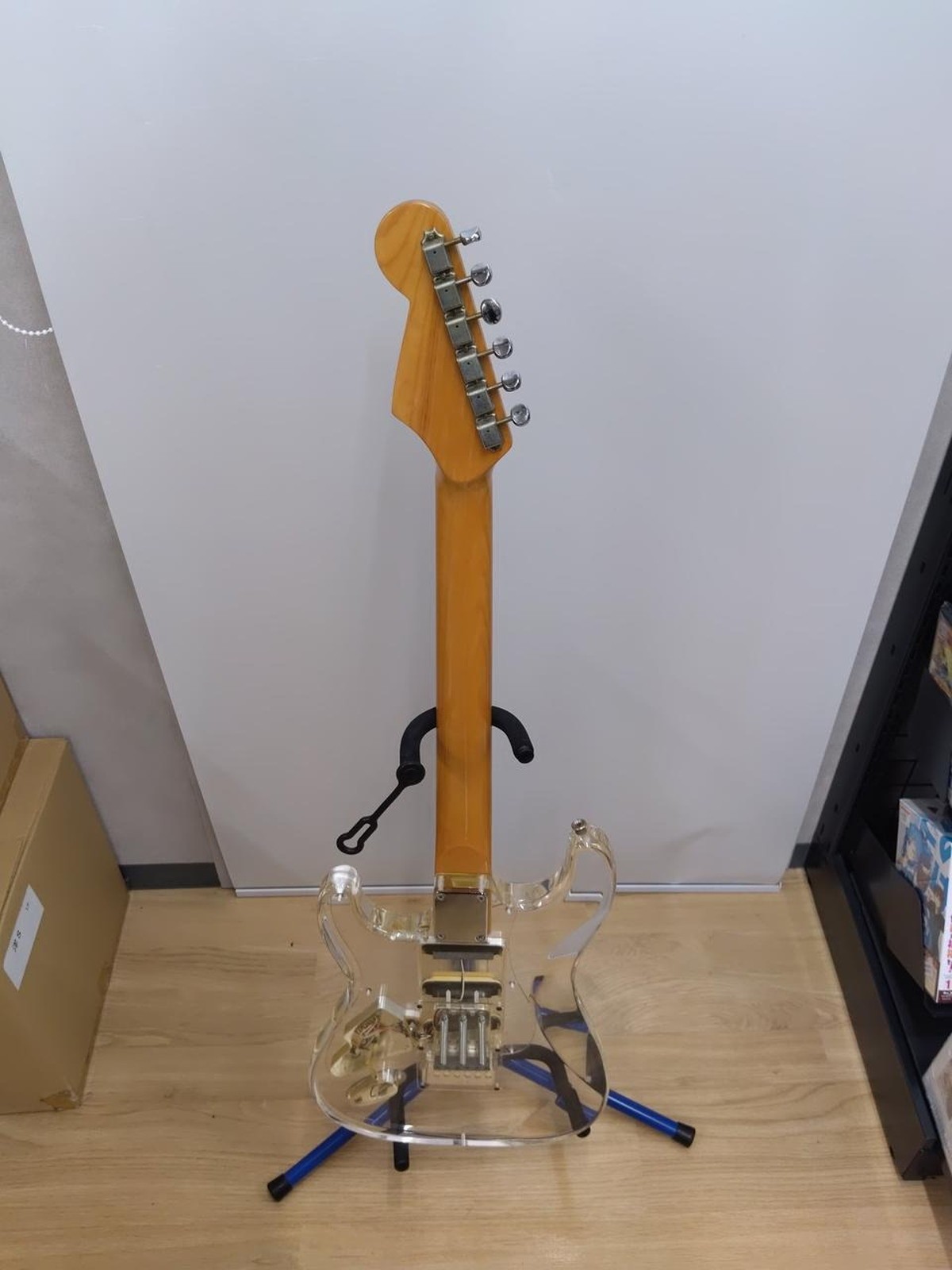 PHOTOGENIC ST Used Solid Wood body Engineering wood fingerboard w/Gig case