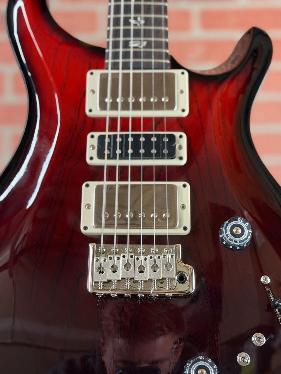 PRS Swamp Ash Special Sprayer’s Choice Electric Guitar – Scarlett Smokeburst