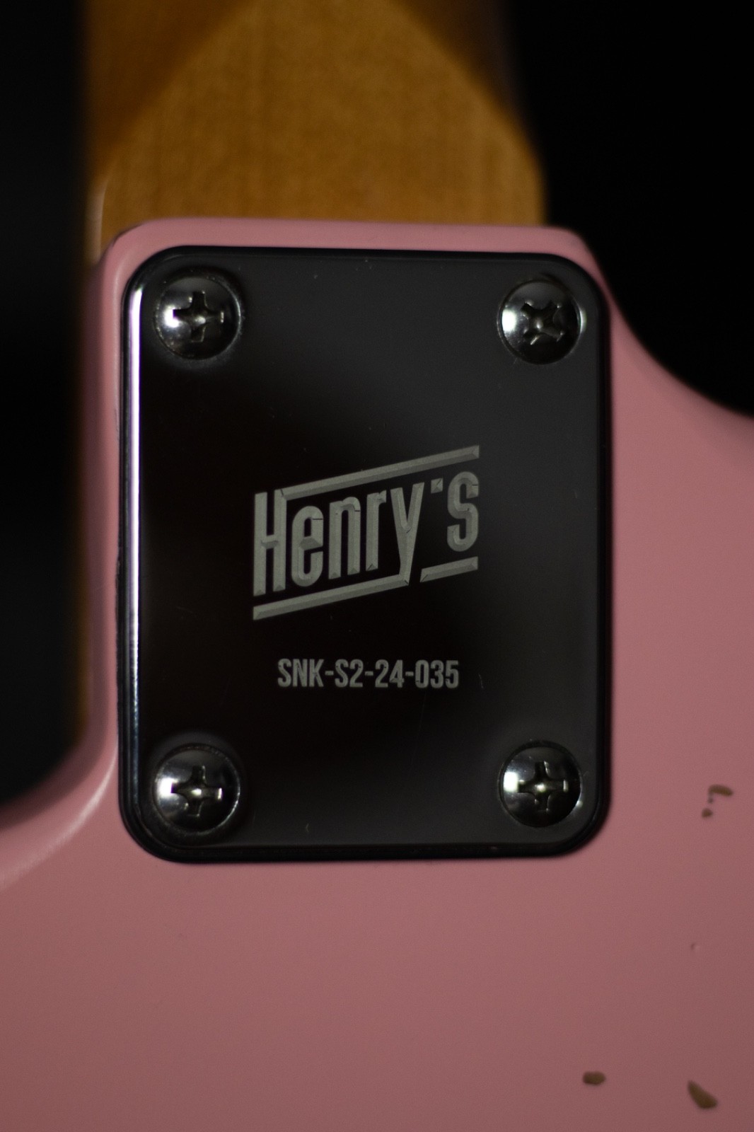Henry’s Electric Guitar Snake ST-1 Boa – Pink Relic *OLD HEADSTOCK*