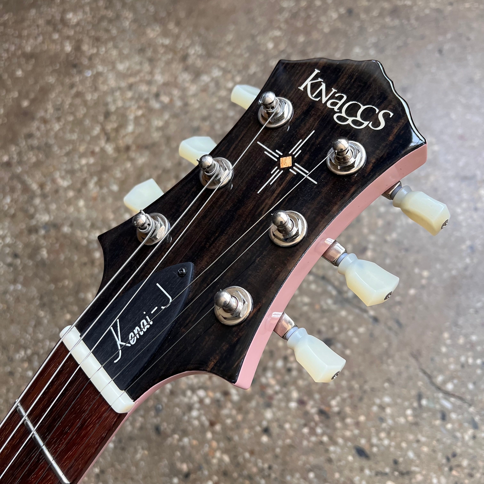 Knaggs Kenai J H2 2022 – Shell Pink