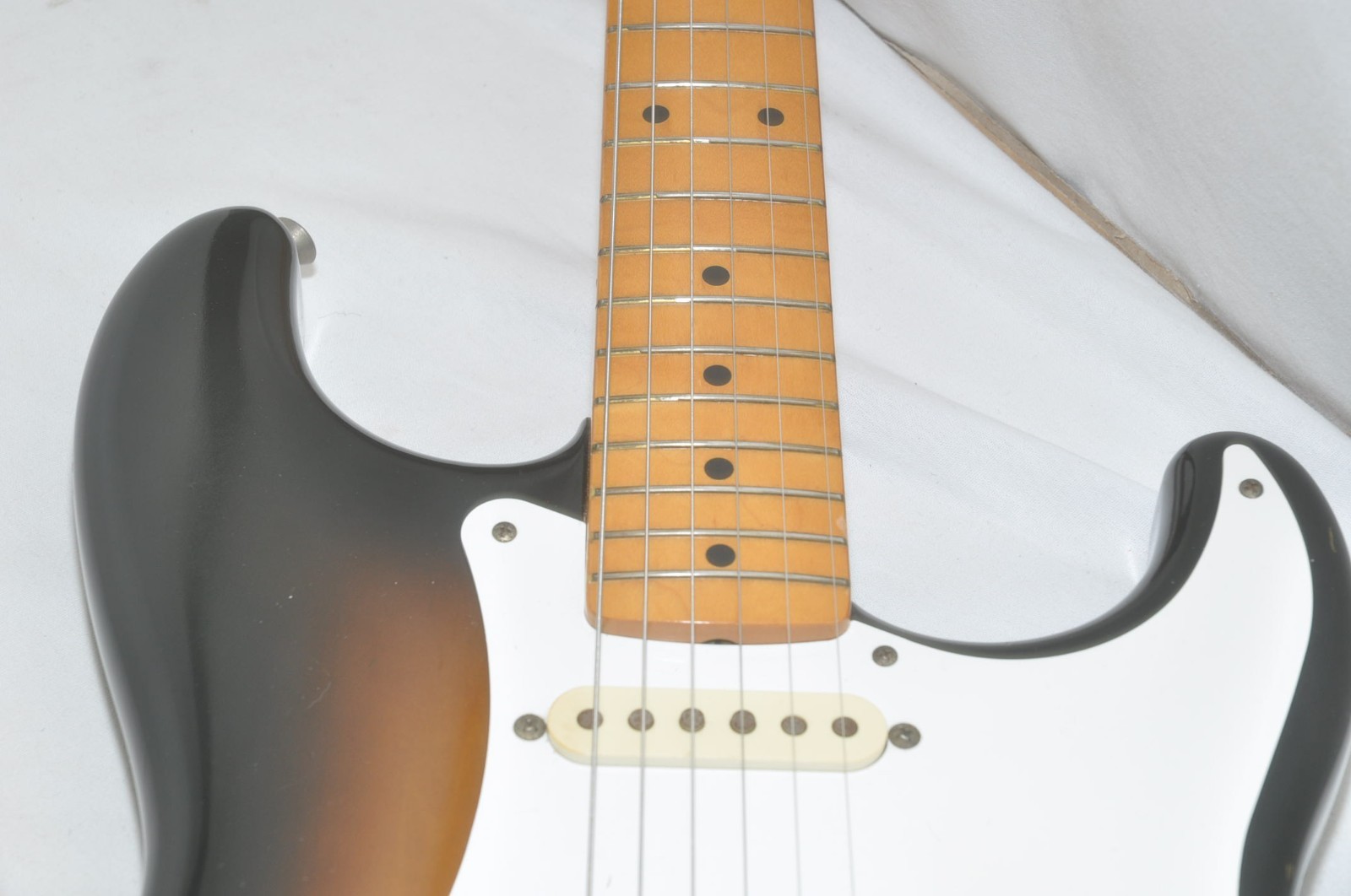 Fender Japan ST57（T）’57 Stratocaster 2-Tone Sunburst Electric Guitar Ref No 7481