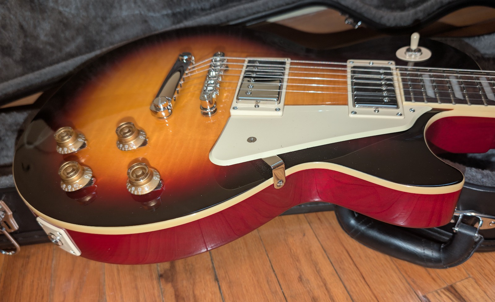 Epiphone Les Paul Standard 50s Figured Top, Bourbon Burst w/ locking Hard Case