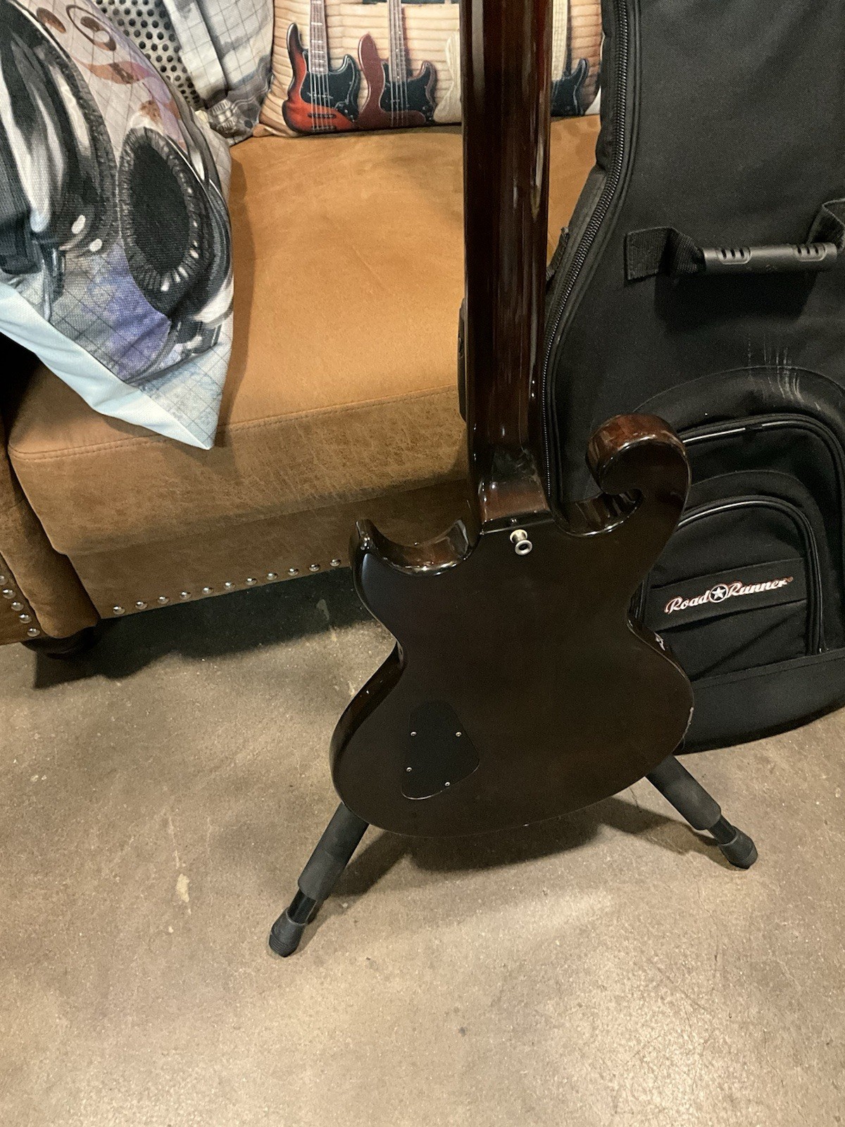 epiphone SC-450 scroll solid body electric guitar made in Japan 1970s in walnut