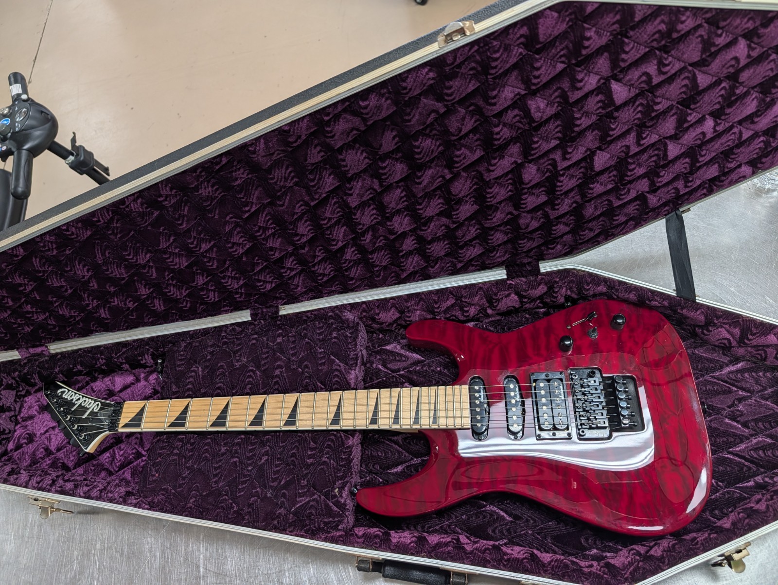 Jackson JS34Q Dinky DKAM Transparent Red