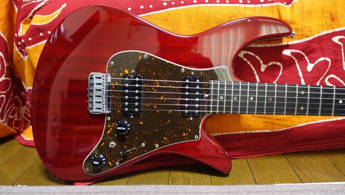 Crews Maniac Sound Solution III 2H Cherry Body Ebony Neck Japan Guitar