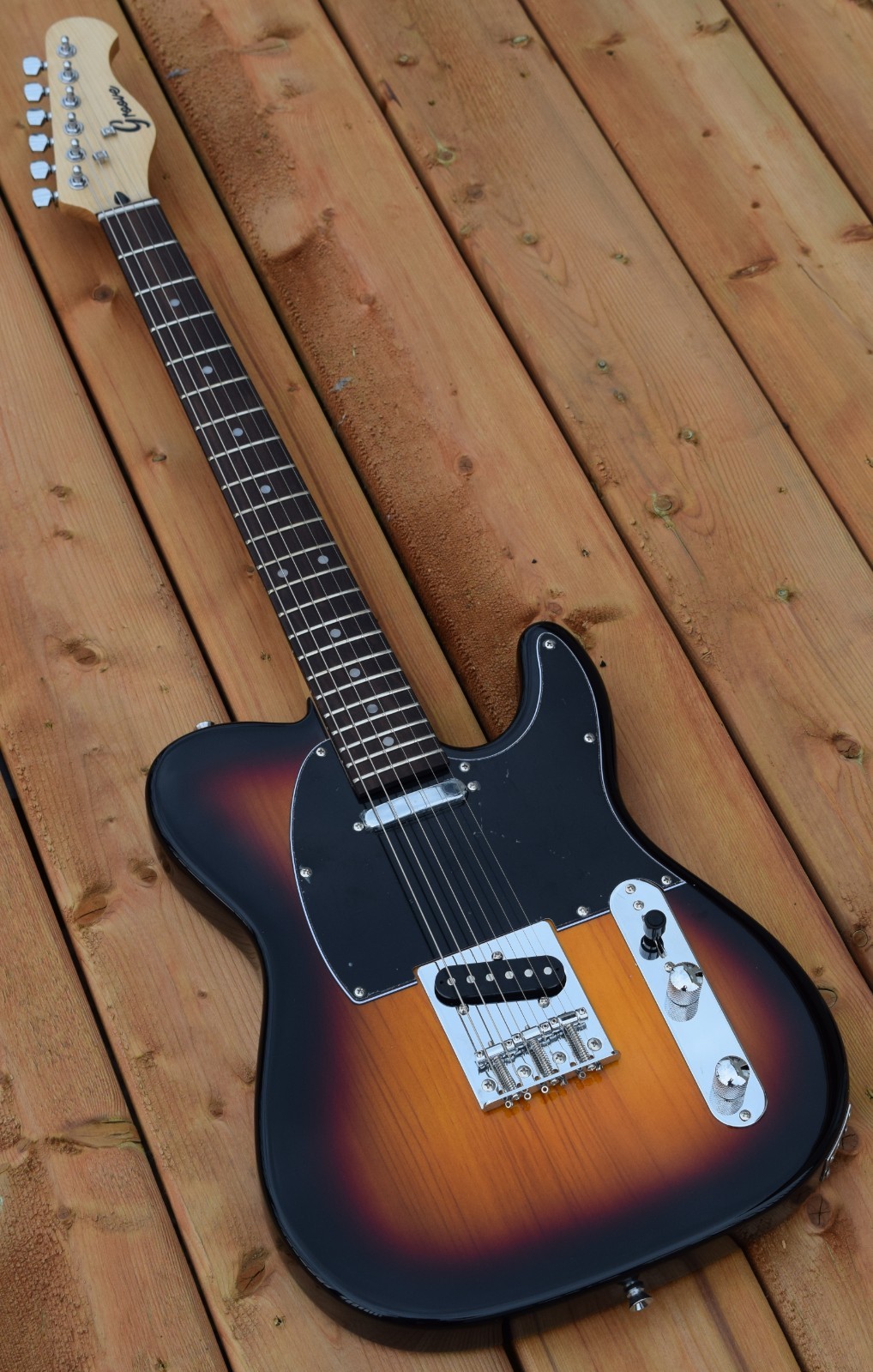 Electric Guitar Groove TM Canadian Brand Poplar Wood Body ( Into 5 Colors )