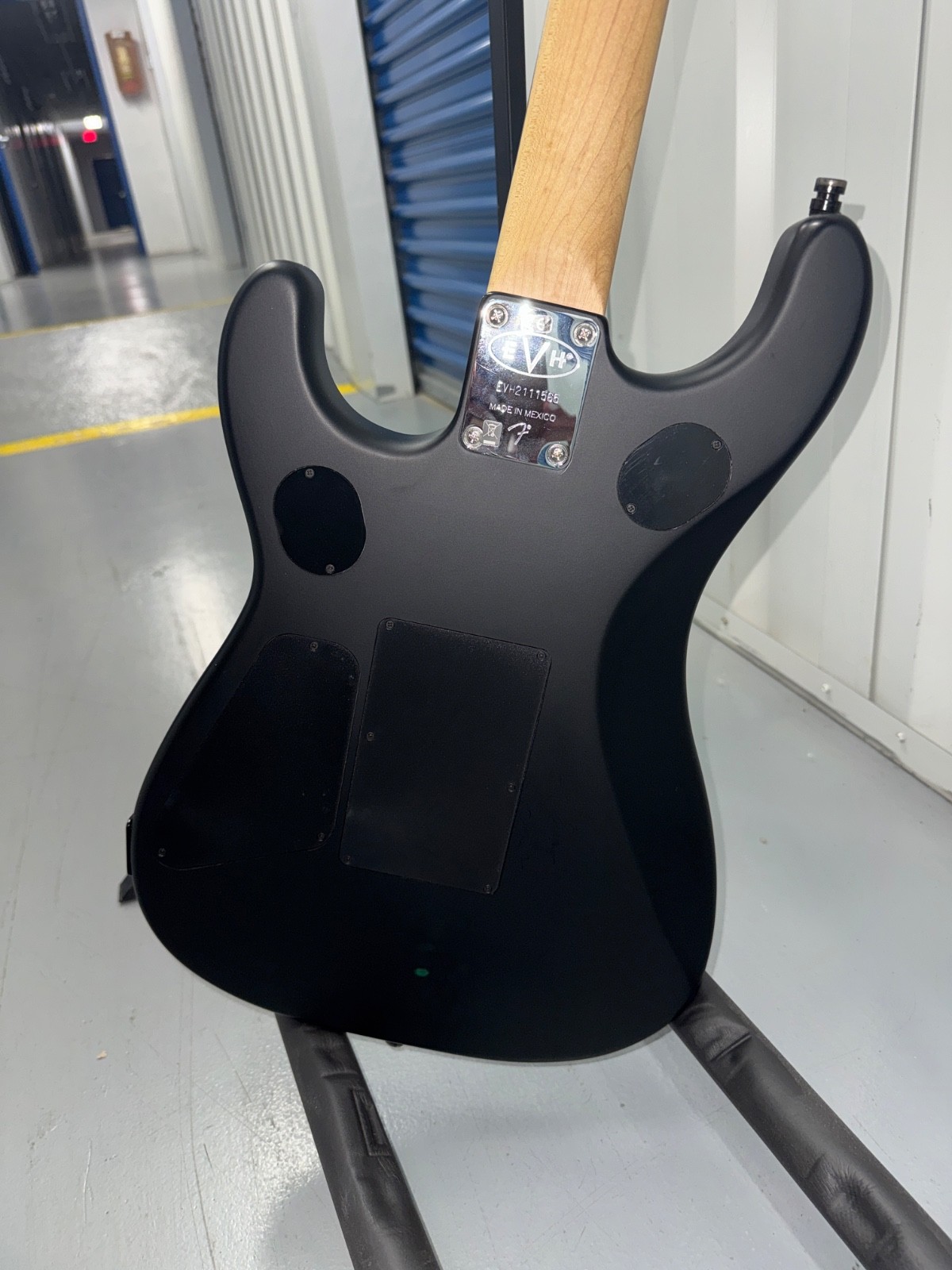 EVH 5150 Series Standard Electric Guitar – Stealth Black with Ebony Fingerboard